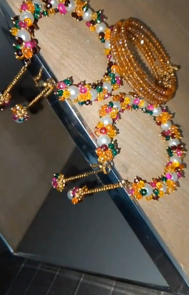Multi Color Gajra Set