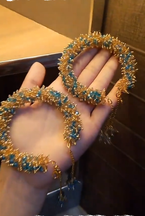 Aqua Gold Gajra Set