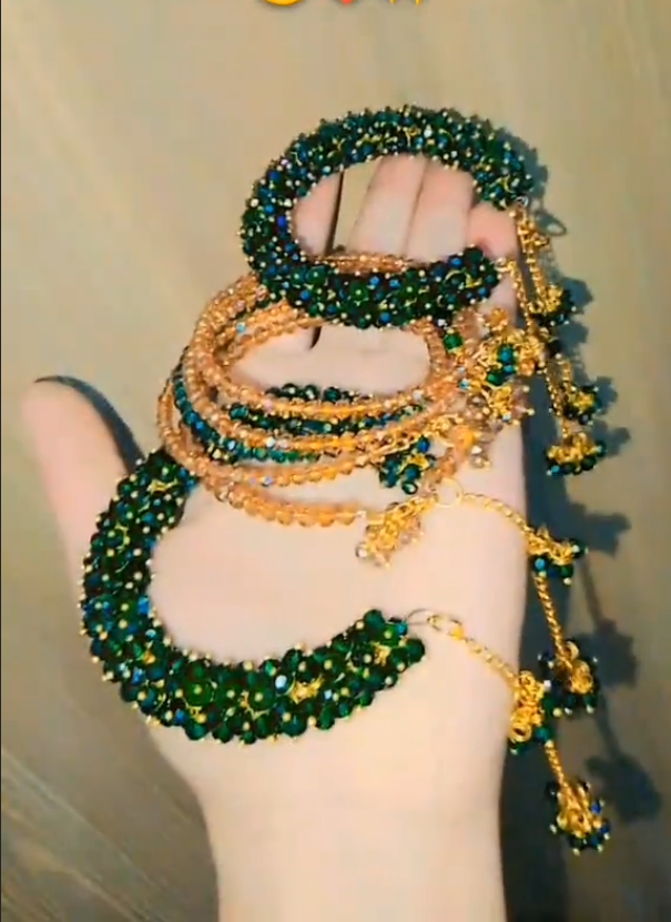 Green & Gold Gajra Set